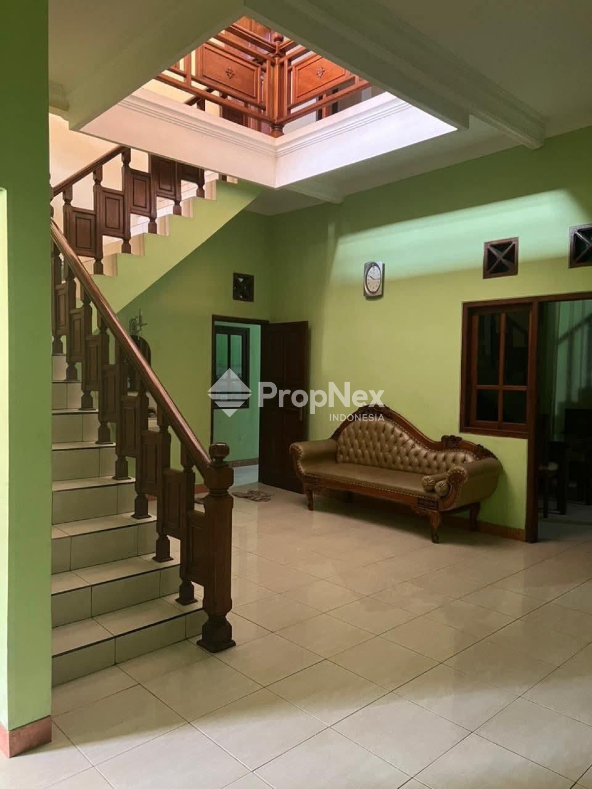 Rumah 2 Lantai Bagus di Gubeng Kertajaya Siap Huni — foto 6